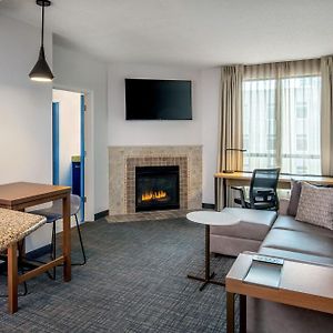 One-Bedroom King Suite